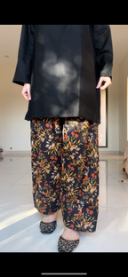 A 2pc Black Midnight Garden