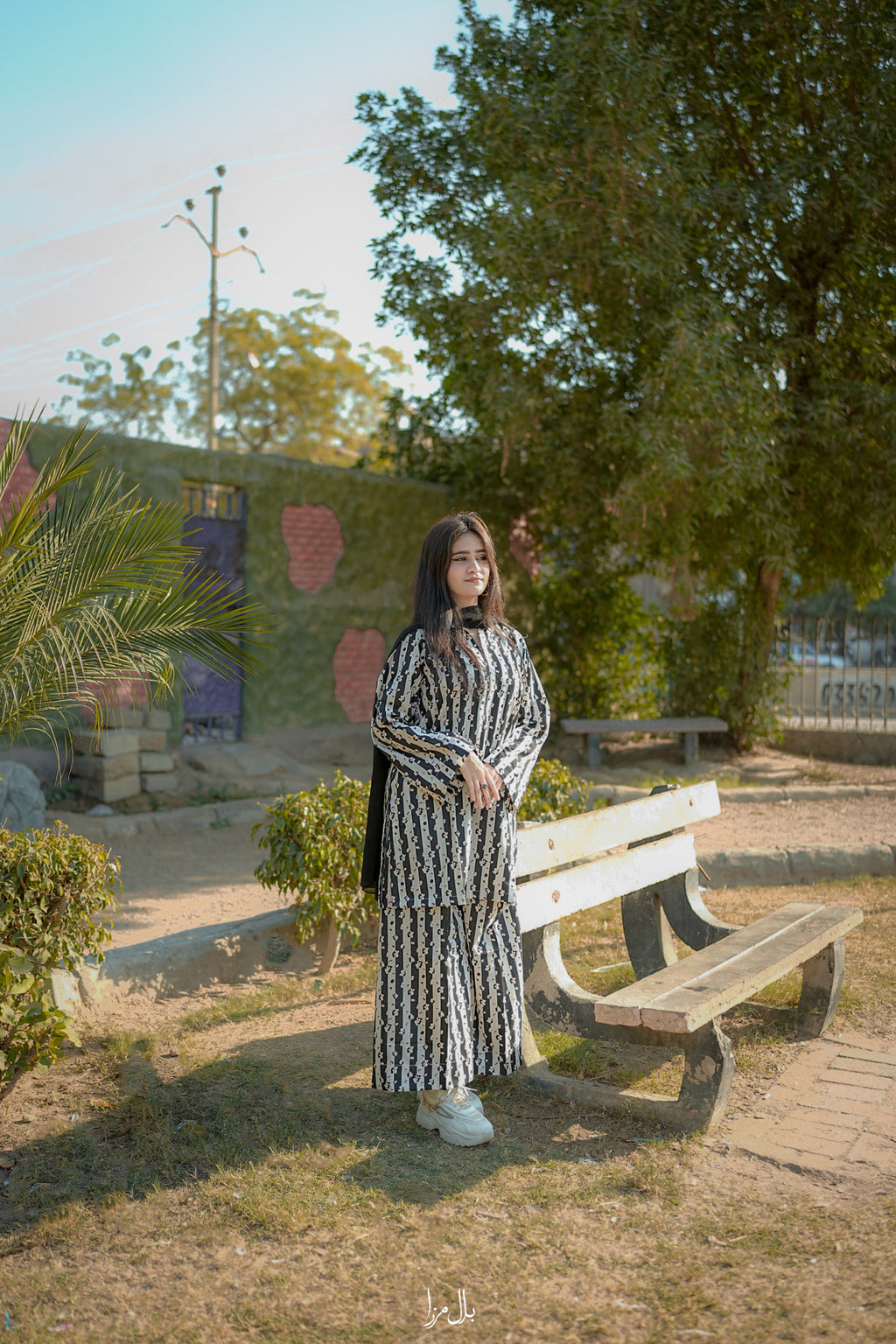 Black & White 2-piece