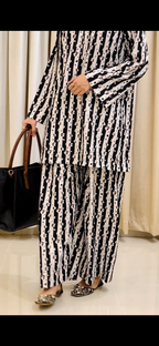 Black & White 2-piece